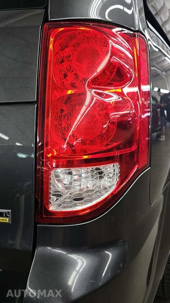 2017 Dodge Grand Caravan SE 121.2" WB - miniatura 37