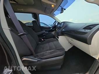 2017 Dodge Grand Caravan SE 121.2" WB - miniatura 8