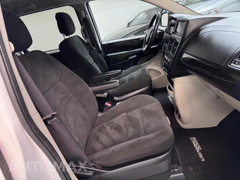 2017 Dodge Grand Caravan SE 121.2" WB - miniatura 17