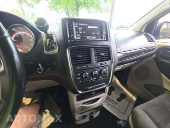 2017 Dodge Grand Caravan SE 121.2" WB - miniatura 10