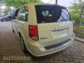 2017 Dodge Grand Caravan SE 121.2" WB - miniatura 2