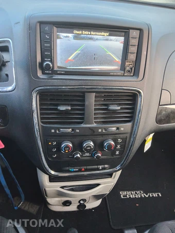 2017 Dodge Grand Caravan SE 121.2" WB - miniatura 2