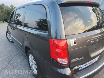 2017 Dodge Grand Caravan SE 121.2" WB - miniatura 39