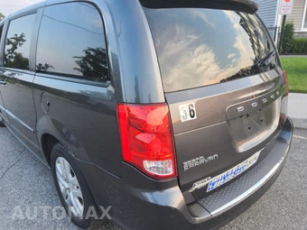 2017 Dodge Grand Caravan SE 121.2" WB - miniatura 43