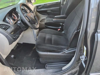 2017 Dodge Grand Caravan SE 121.2" WB - miniatura 7