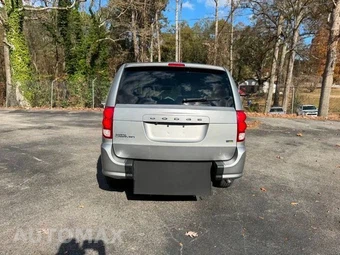 2017 Dodge Grand Caravan SE 121.2" WB - miniatura 4