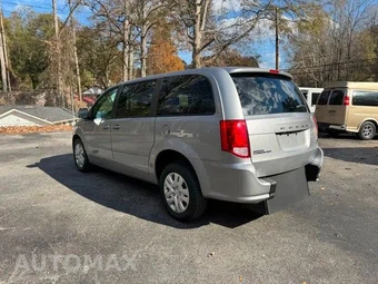 2017 Dodge Grand Caravan SE 121.2" WB - miniatura 5
