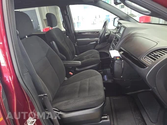 2017 Dodge Grand Caravan SE Plus 121.2" WB - miniatura 8