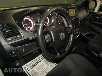 2017 Dodge Grand Caravan SE Plus 121.2" WB - miniatura 9