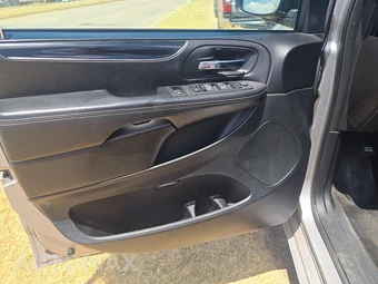 2017 Dodge Grand Caravan SE Plus 121.2" WB - miniatura 9