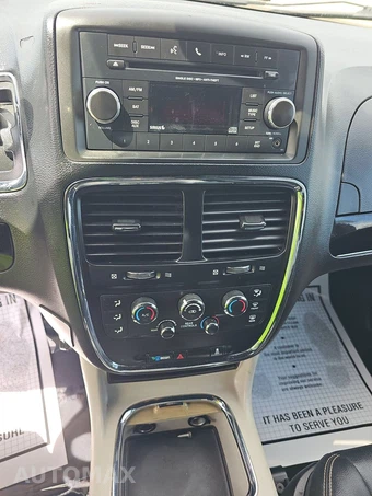 2017 Dodge Grand Caravan SXT 121.2" WB - miniatura 11