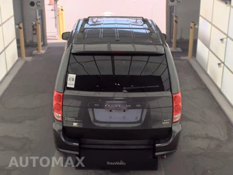 2017 Dodge Grand Caravan SXT 121.2" WB - miniatura 5