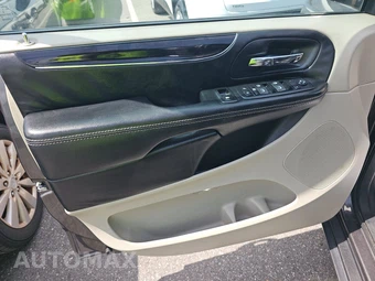 2017 Dodge Grand Caravan SXT 121.2" WB - miniatura 9
