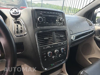 2017 Dodge Grand Caravan SXT 121.2" WB - miniatura 11
