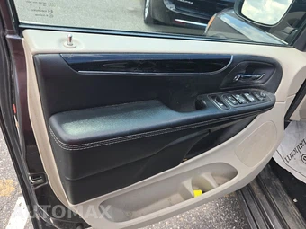 2017 Dodge Grand Caravan SXT 121.2" WB - miniatura 9
