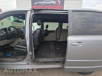 2017 Dodge Grand Caravan SXT 121.2" WB – miniatura 13