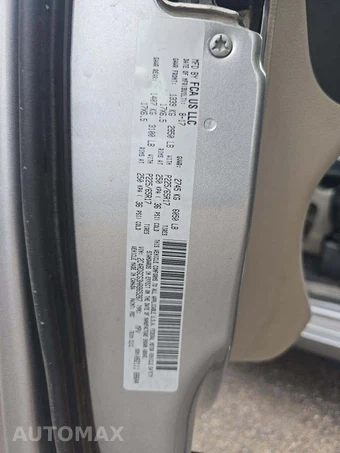 2017 Dodge Grand Caravan SXT 121.2" WB – miniatura 5