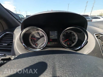2017 Dodge Grand Caravan SXT 121.2" WB – miniatura 12