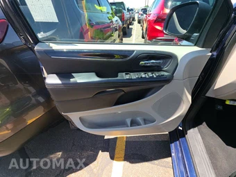 2017 Dodge Grand Caravan SXT 121.2" WB – miniatura 9