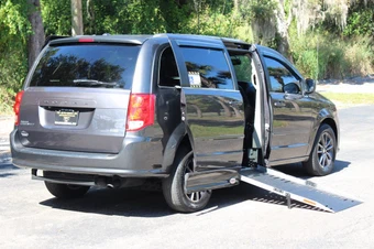 2017 Dodge Grand Caravan SXT 121.2" WB - car from the USA, Manheim Buy-Now listing at AUTOMAX