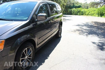2017 Dodge Grand Caravan SXT 121.2" WB - miniatura 13