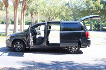 2017 Dodge Grand Caravan SXT 121.2" WB - miniatura 20