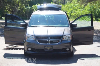 2017 Dodge Grand Caravan SXT 121.2" WB - miniatura 23