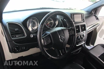 2017 Dodge Grand Caravan SXT 121.2" WB - miniatura 44