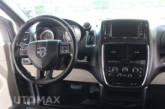 2017 Dodge Grand Caravan SXT 121.2" WB - miniatura 47