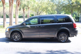 2017 Dodge Grand Caravan SXT 121.2" WB - miniatura 6