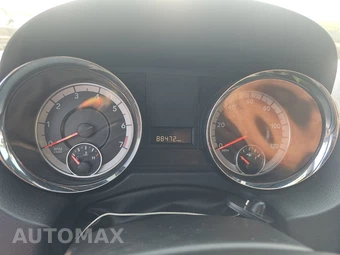2017 Dodge Grand Caravan SXT 121.2" WB – miniatura 12