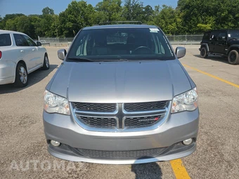2017 Dodge Grand Caravan SXT 121.2" WB – miniatura 2