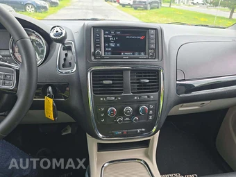 2017 Dodge Grand Caravan SXT 121.2" WB – miniatura 10