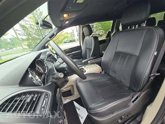 2017 Dodge Grand Caravan SXT 121.2" WB – miniatura 6