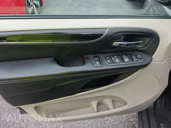 2017 Dodge Grand Caravan SXT 121.2" WB - miniatura 9