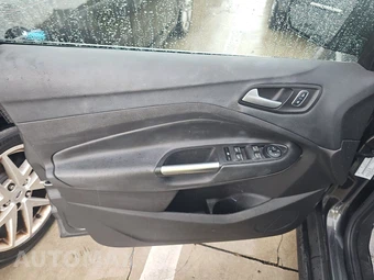2017 Ford C-MAX Energi SE - miniatura 9