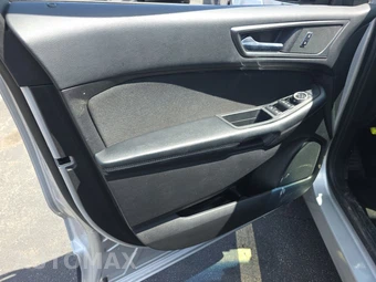 2017 Ford Edge SE – miniatura 9