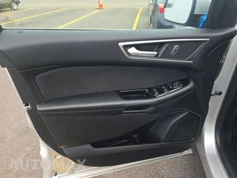 2017 Ford Edge SEL – miniatura 9