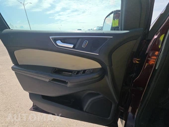 2017 Ford Edge SEL – miniatura 9