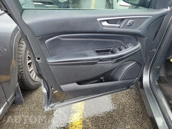 2017 Ford Edge Titanium – miniatura 9