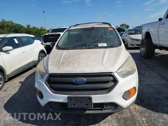 2017 Ford Escape S - miniatura 2