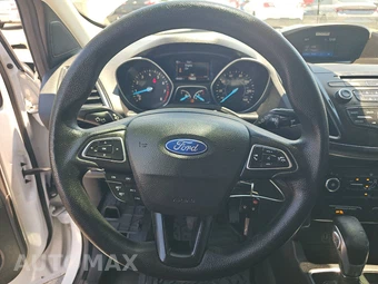 2017 Ford Escape S – miniatura 10