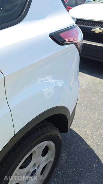 2017 Ford Escape S – miniatura 21