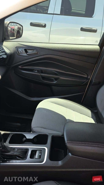 2017 Ford Escape S – miniatura 24