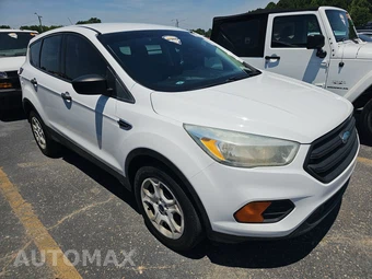 2017 Ford Escape S – miniatura 3