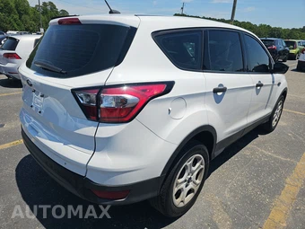 2017 Ford Escape S – miniatura 4