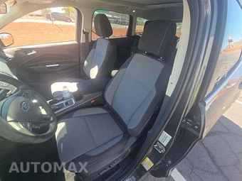 2017 Ford Escape SE – miniatura 3