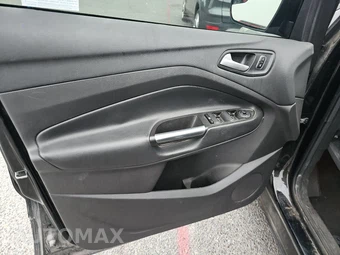 2017 Ford Escape SE – miniatura 9