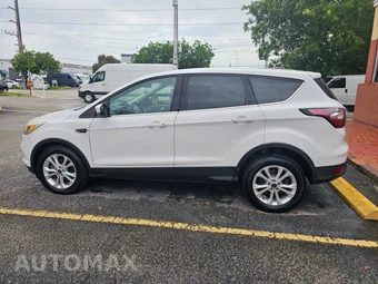 2017 Ford Escape SE - miniatura 4