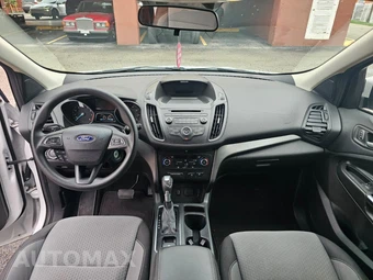 2017 Ford Escape SE - miniatura 9